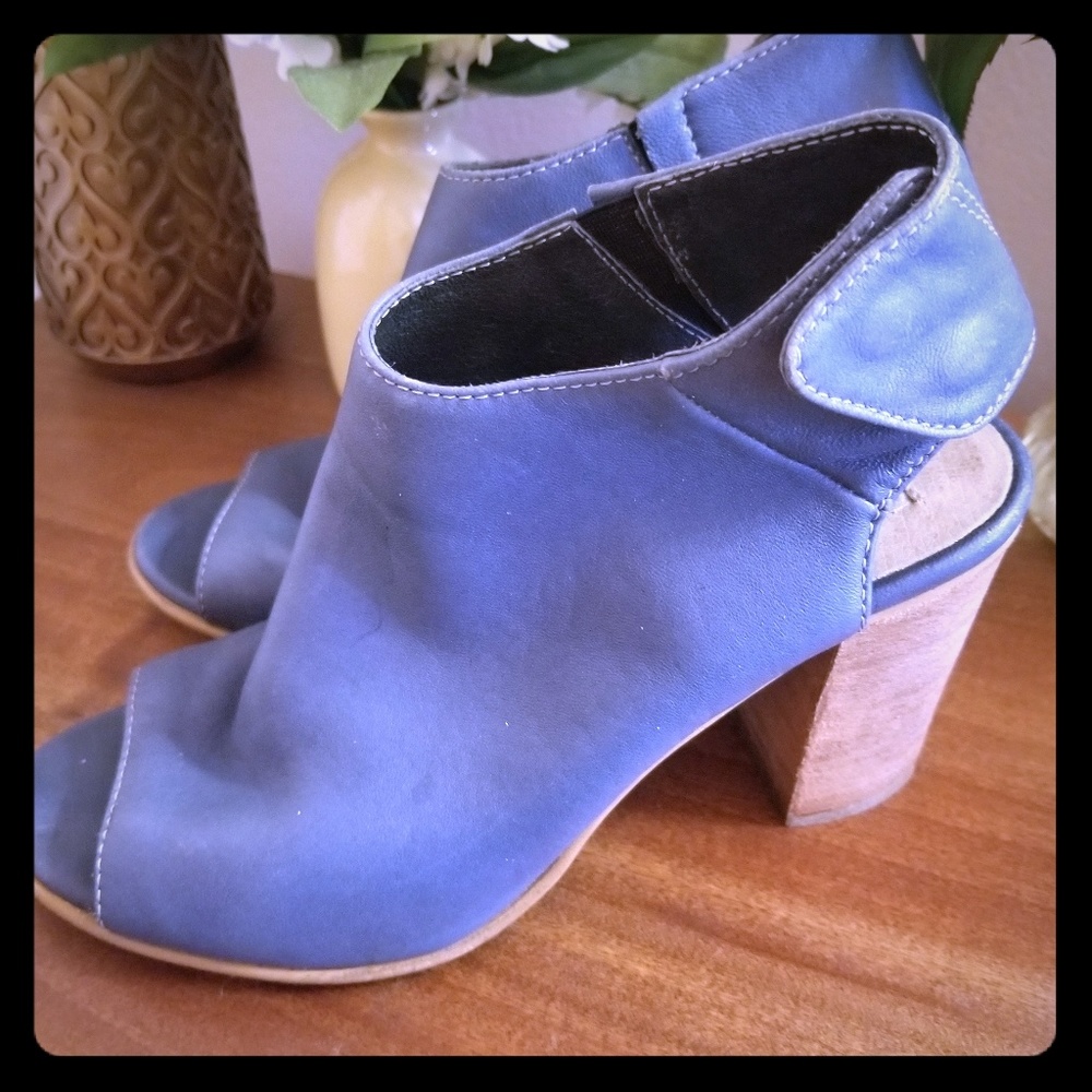 Womens booty style heels